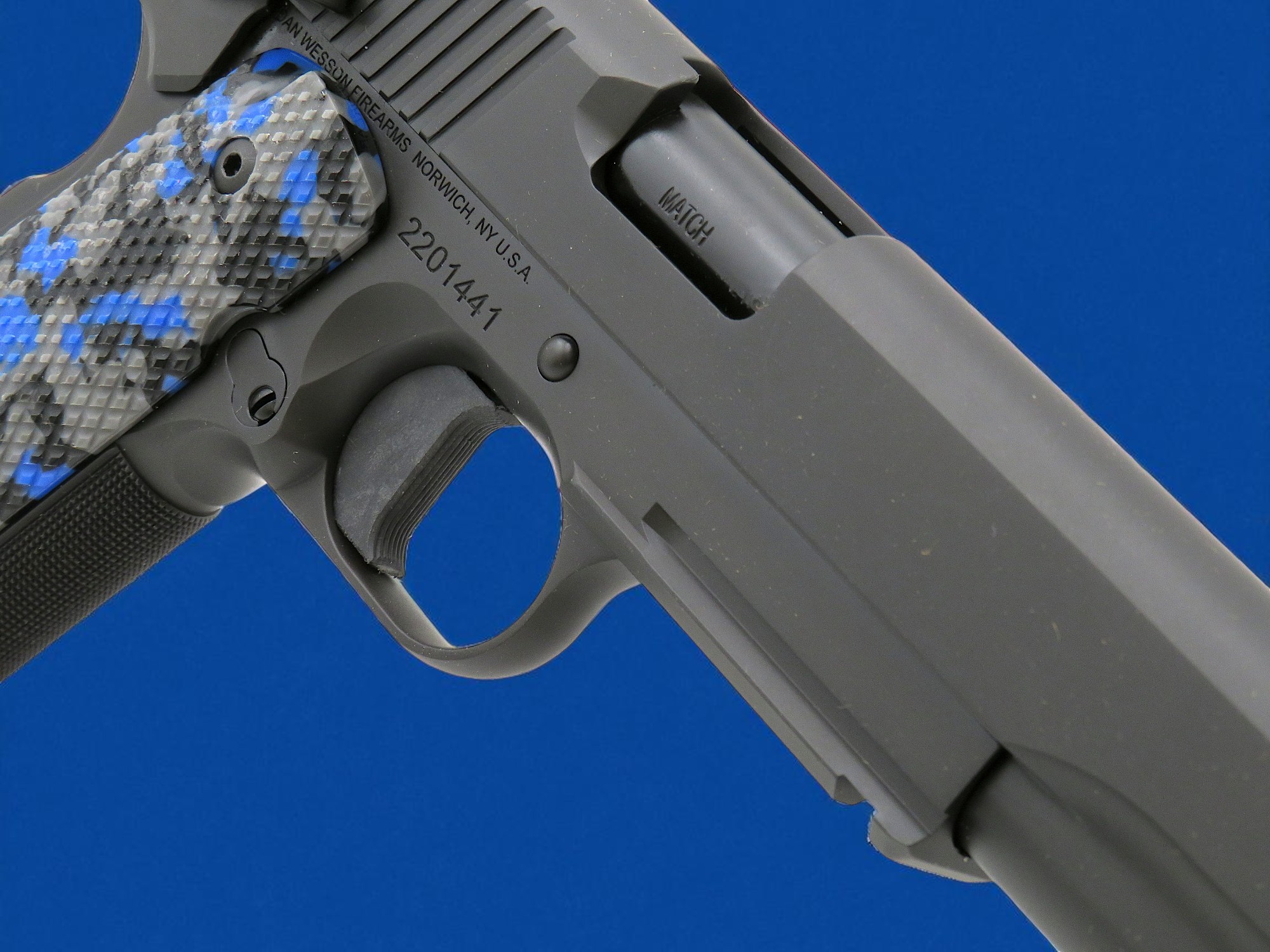 NEW BLACKOUT DAN WESSON 1911 KODIAK 10mm 6" BARREL x2 8+1rds - Image 9