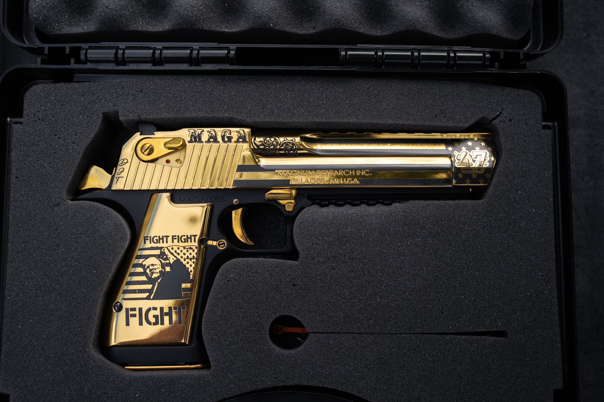 Limited Edition Desert Eagle 50AE TRUMP MAGA 45/47 Gun #005 of 100 MAGA05 - Image 4