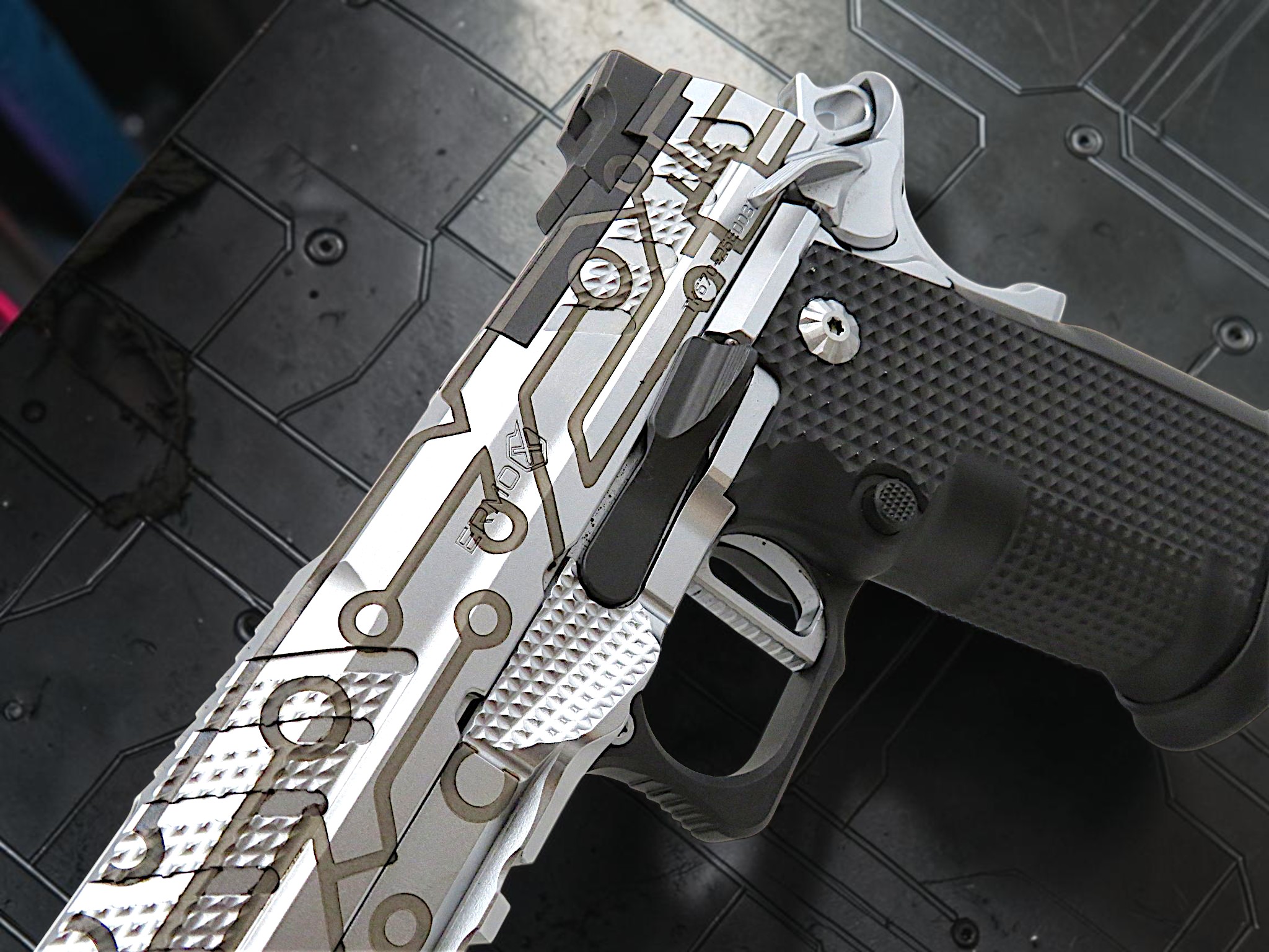 CUSTOM SHOP LIMITED EDITION CYBER ATTACK CHROME EDITION FUSION FIREARMS XP-PRO COMP & PORTED AMBI - Image 5