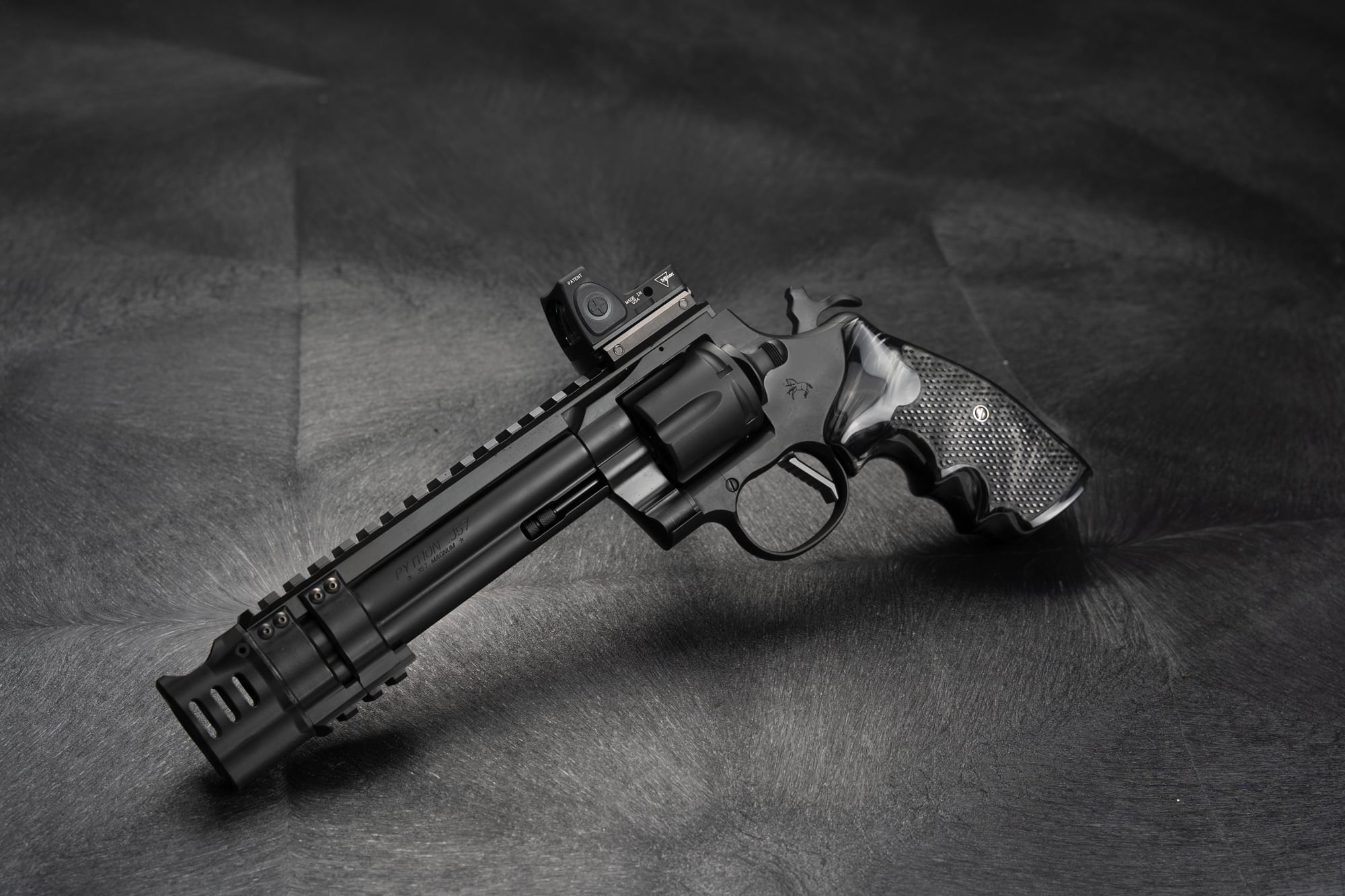 Custom Shop Colt Python 6" Compensated, Pic Rail, RMR Mount, RMR Green Dot, Reactive Maxx Grips - Image 2