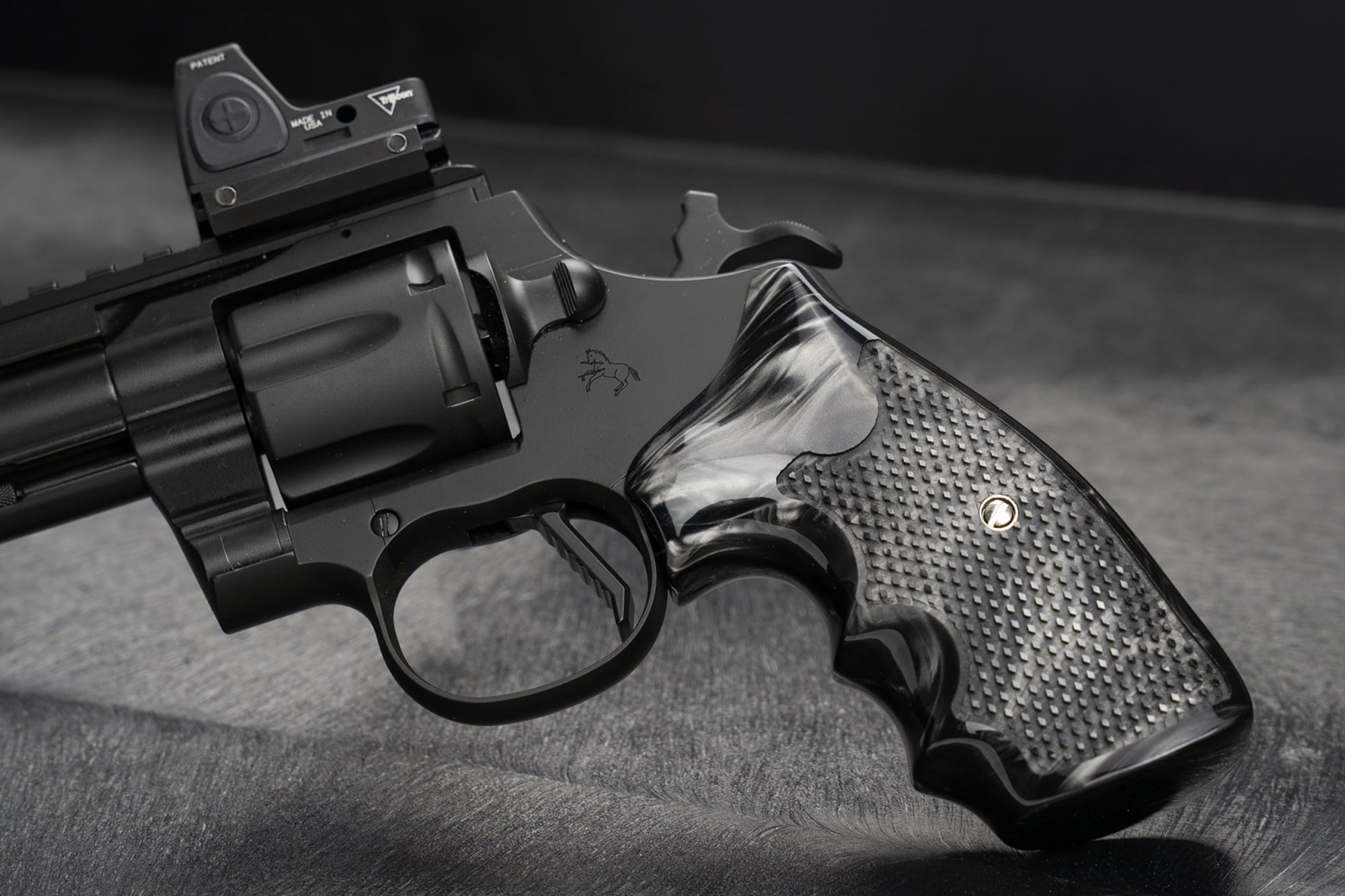 Custom Shop Colt Python 6" Compensated, Pic Rail, RMR Mount, RMR Green Dot, Reactive Maxx Grips - Image 9