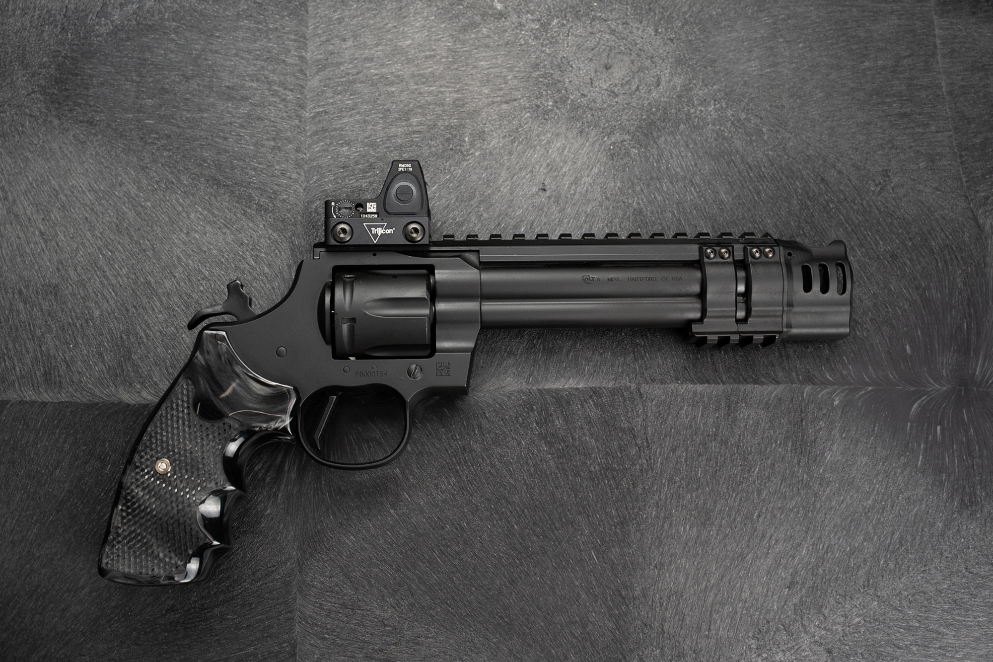 Custom Shop Colt Python 6" Compensated, Pic Rail, RMR Mount, RMR Green Dot, Reactive Maxx Grips - Image 3