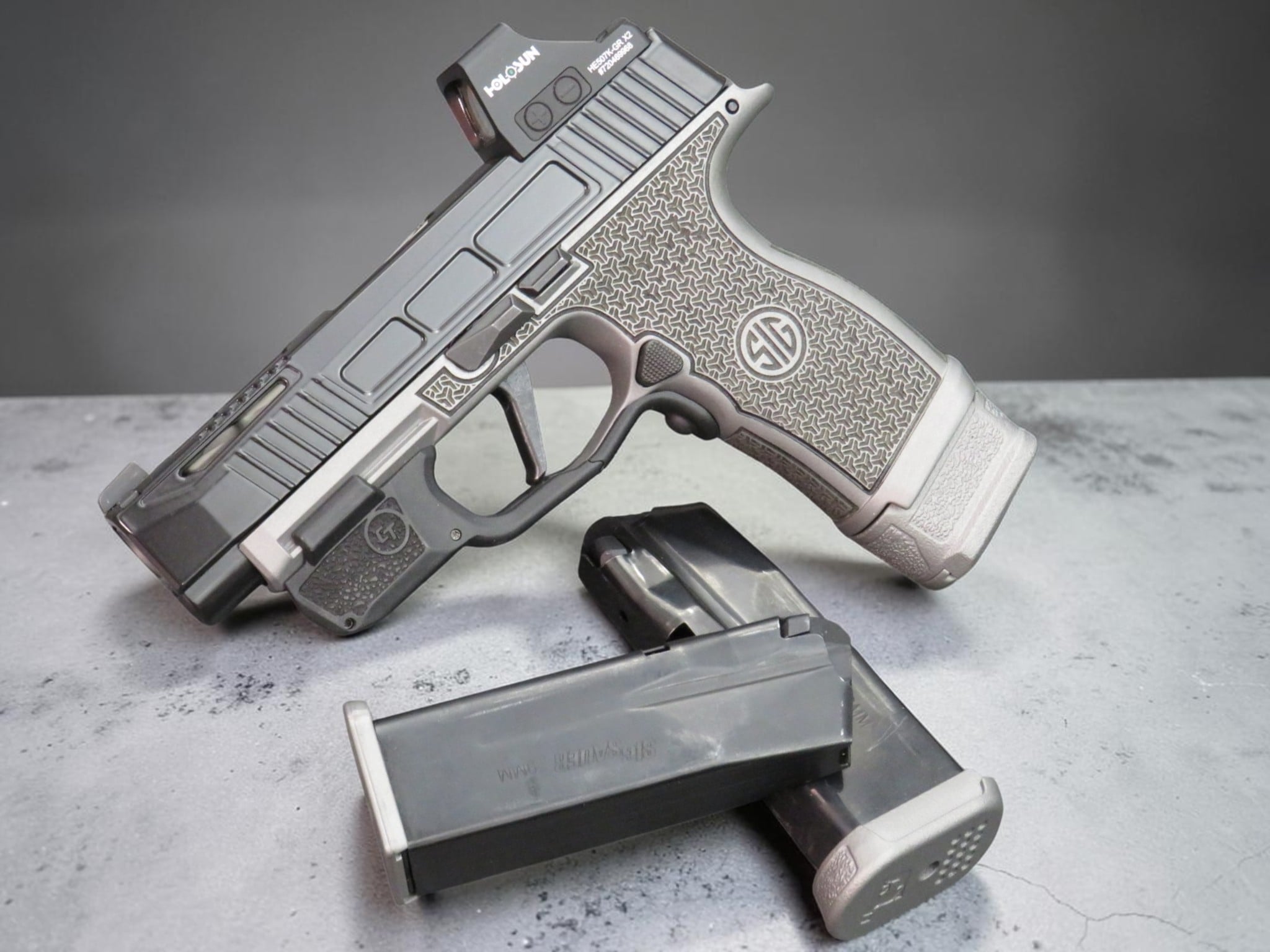 CUSTOM SIG P365XL 9mm Tetris Stipple, Cerakoted, Pic Rail with Optic and Lots of Extras