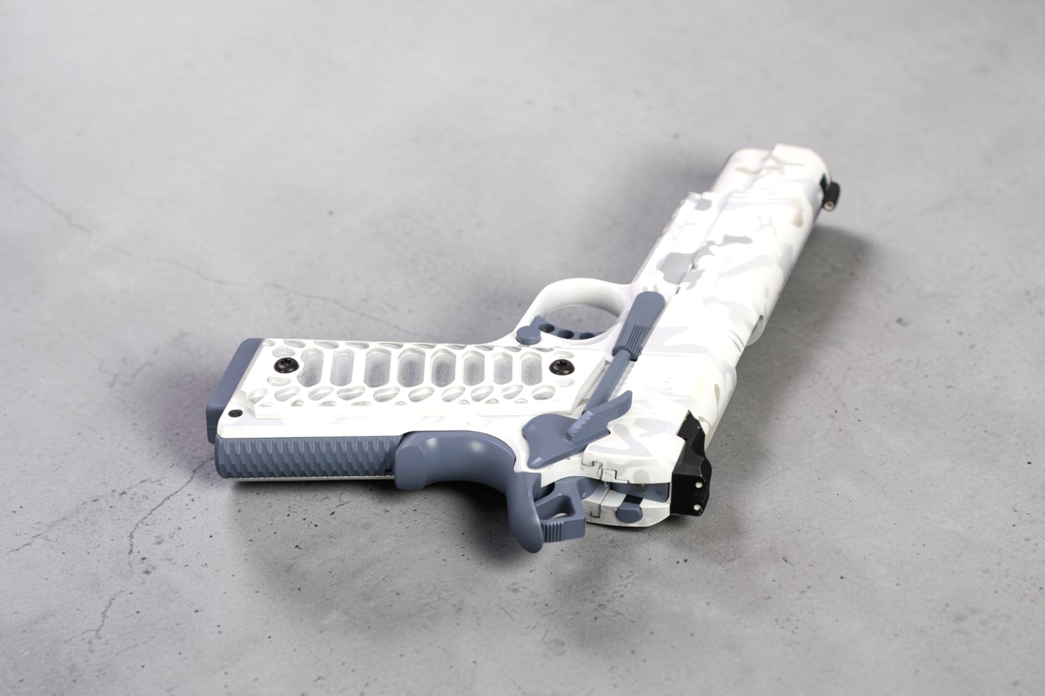SK CUSTOMS CUSTOM SHOP SPRINGFIELD OPERATOR STORMTROOPER CERAKOTE - Image 5